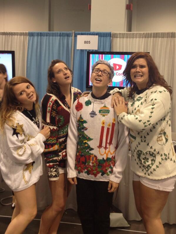 alyssalynn124's tweet photo. awkward family Christmas photo! @tyleroakley @cupohannahjo @kasespace #tylercon #tyleroakley http://t.co/0G8JUEevh3