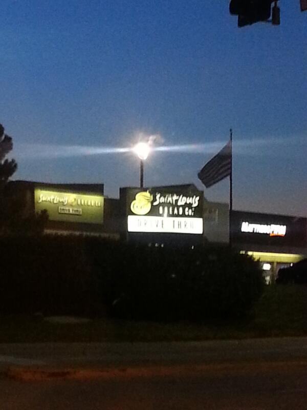 KristineMD812's tweet image. Back in the land of St. Louis Bread Co. for the weekend...Love the drive-through option! #NotPanera #StL