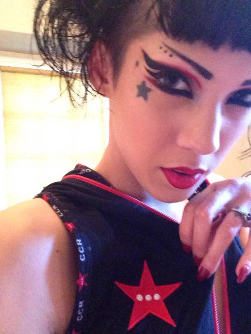 On my way to hard music festival in downtown LA! #CCR #onez http://t.co/M53YTCBEDm<a href="/tag/ccr"class="tags"><span>#ccr</span></a><a href="/tag/onez"class="tags"><span>#onez</span></a>