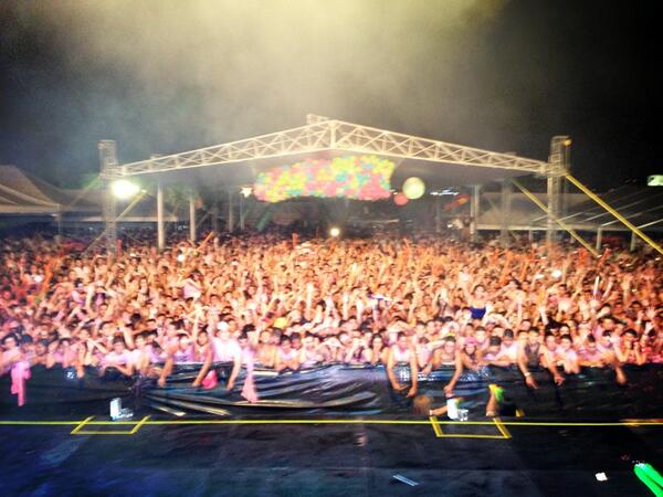 heatbeatmusic's tweet photo. #LicEISalvador !!  GRACIAS !! You fuckin rock!!!  I guess it was busy... Who likes some paint??! http://t.co/IPUQUoazDL