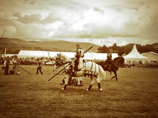 did anyone catch the #jousting #royalmanx #iom #isleofman fab performance! if you liked it check out our PB League!