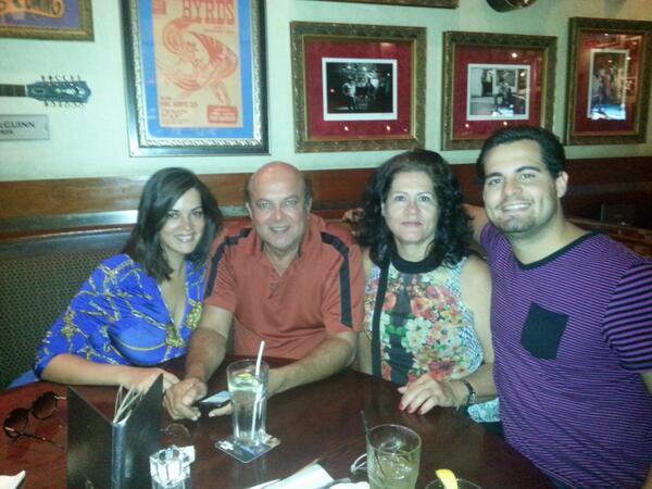 RicardoSpear's tweet photo. @ch_connie @HppynTrulyinLuv @staffordana @MsViny77 como prometico http://t.co/vprNjbIu7J