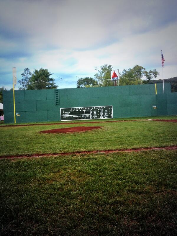 funkylicks's tweet image. Almost game time @taylorraftery15 @DannyPion #letsgo #wkdwifflers