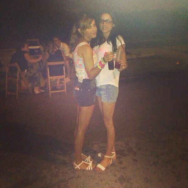 crisllacer192's tweet photo. "@martagimenoh: Empezando la noche con @angelscoratella y la pesada de @crisllacer192 http://t.co/6yvPFsTNKS" que vos donen zorrascas