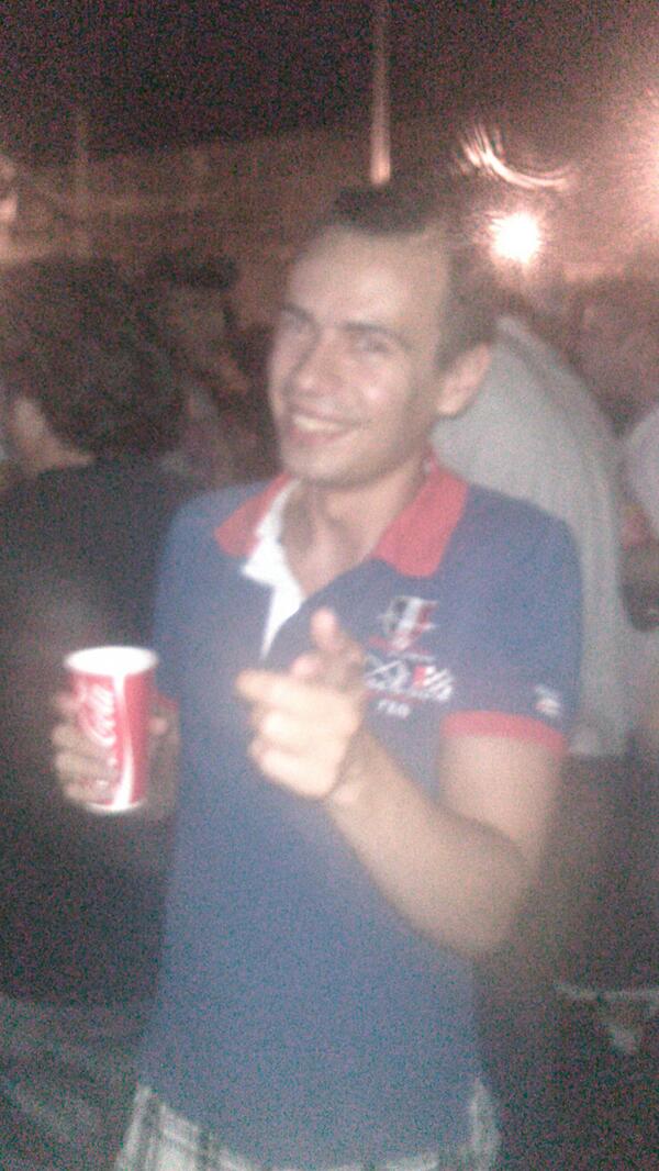 b_roman21's tweet photo. Javi peta culos y geldiezinak lo sabemos      @geldiezinak2013 http://t.co/S1nrnEqdry