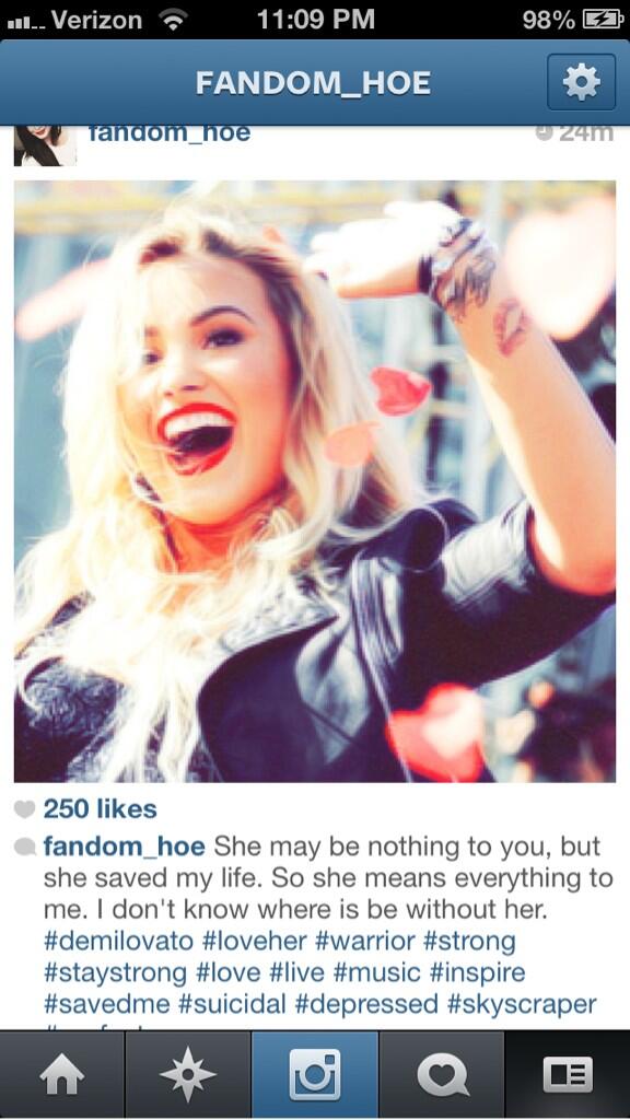 999theesiren's tweet image. 250 likes. @ddlovato that's how perfect you are.