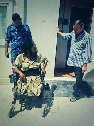 العقيد رياض الأسعد وأبو صالح قائد لواء بدير الزور . كل منهما سبقه جزء من جسده إلى الجنة بإذن الله .
#سوريا