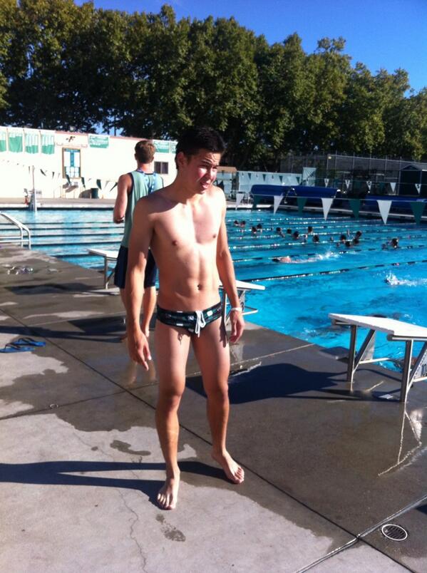 csmith_eugene's tweet image. Survived first day of Wopo hell week!! Hardest workout of my life #Fightthroughpain #icantswim #2practices #300laps