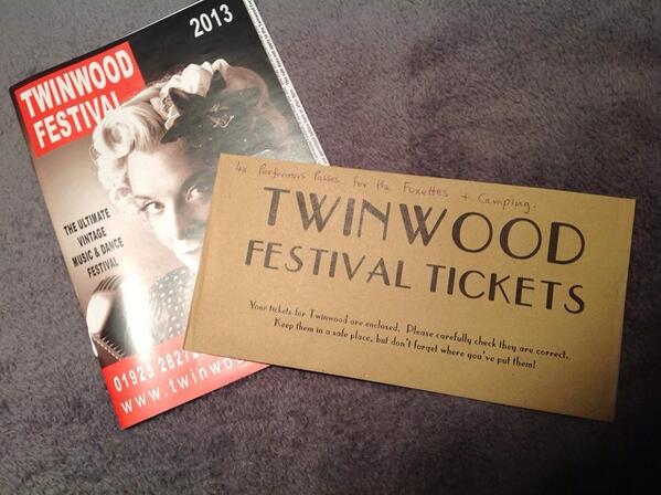 ruby_stiletto's tweet photo. 1 week until #TwinwoodFestival! The Foxettes, 10:30pm at the Tin Hat Club next Saturday. http://t.co/t09jU3hrIN