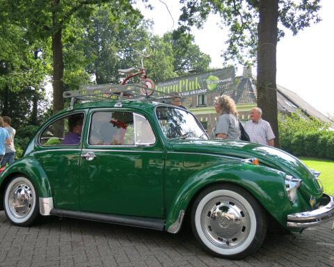 Super weer voor de Oldtimerdag, een recordaantal oude voertuigen en zeker 20.000 bezoekers.