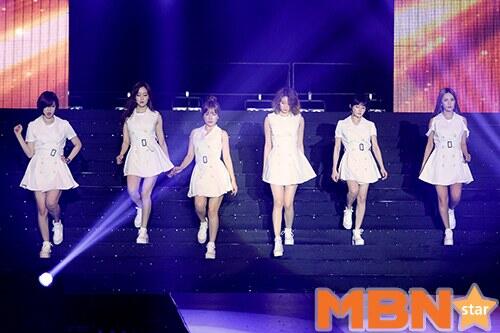 Uriii queeennss ^^"@TaraSquadRP: LETS GO TO SECOND SONG!!!! LIES~ #TARAConcertRPTL "