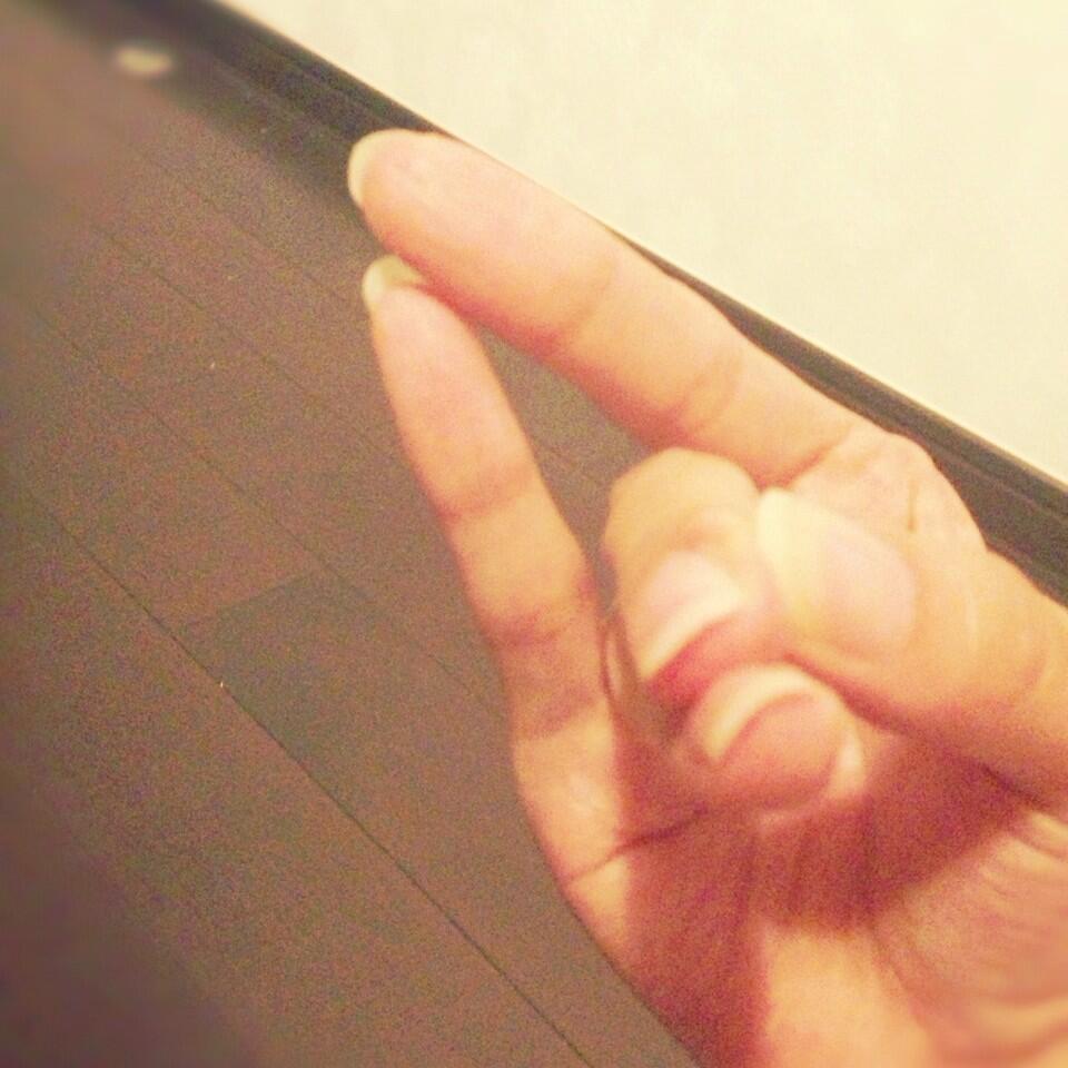 マイちゃんだよ きつねの手をつくって 小指と人差し指がくっつくと霊感があるって もしかすると この霊感チェックの方法あたるのかな くっつくけどw Http T Co Ztu7ikgd2g Twitter