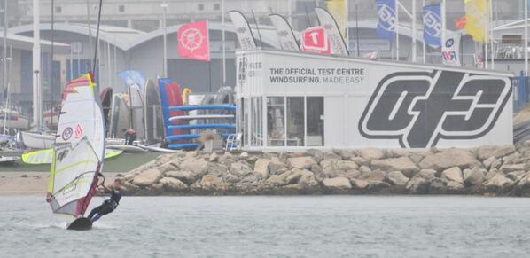 scottystallman's tweet image. Gusting 35 knts today in Portland, good to be back on the water @otc_windsurf, gybes coming on well, stay windy!!