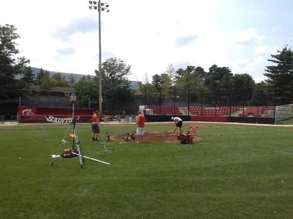 Breakfast Club #dirtfarming it up @SaintsBaseball1 ...