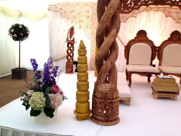 florist_jill's tweet photo. Lovely Hindu wedding @Rectoryevents such a #cool #venue with fab staff ! #flowers #weddings http://t.co/fVJo50q8wr