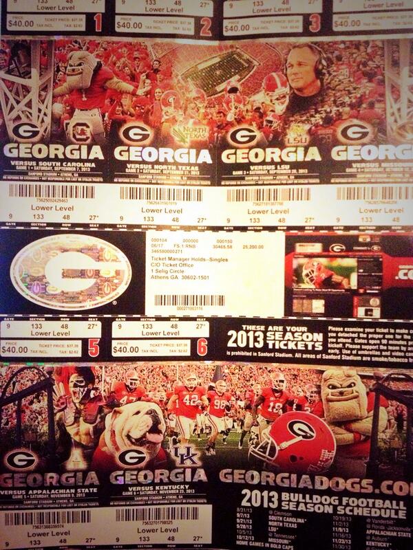 cbolt3's tweet photo. I'm ready for some football!!!! #georgiafootball http://t.co/XTFL2se5Or