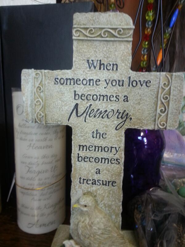 TwoAvgMN's tweet image. Why I hate flower shops :'(