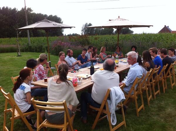Pathuughe's tweet photo. Even bij de buren! http://t.co/RxxITyKW7t