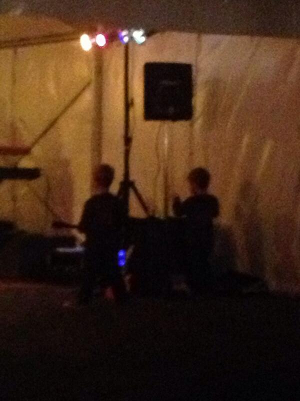 KidsAudiologist's tweet image. Junior fan club loving the live band but no ear protection! #HowClose #ProtectYoungEars #NaggingAudiologist