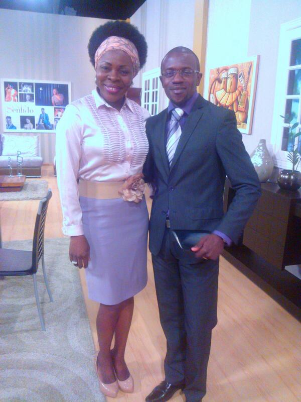 Com a apresentadora do programa da TV Zimbo ``Sexto Sentido´´