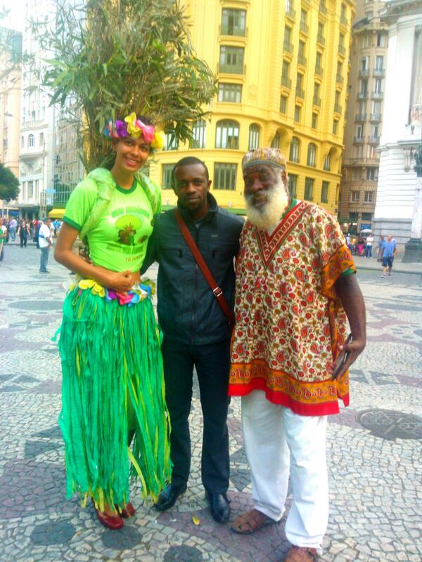 com a Brasileira Mulher Bambú e o grande Actor Brasileiro, Produtor e Fundador da TV Globo Pretto de Linha