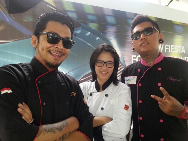 MCopik_dar's tweet photo. Back together for 'Ford 24Hour Community Gathering' at Gedung Arsip Nasional http://t.co/OHMPgxZZsL