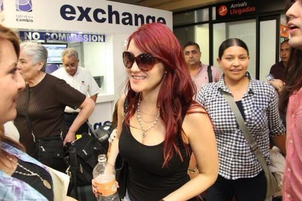 Dulce Maria. [9] - Page 33 BR6n-AxCMAMk36u