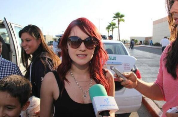 Dulce Maria. [9] - Page 33 BR6oJwgCAAA-m76