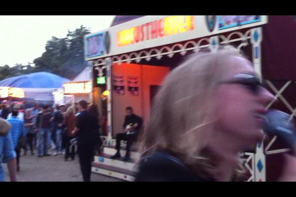 Eline_Lippmann's tweet image. #parade #MoreSecurity #NikVanDenBerg