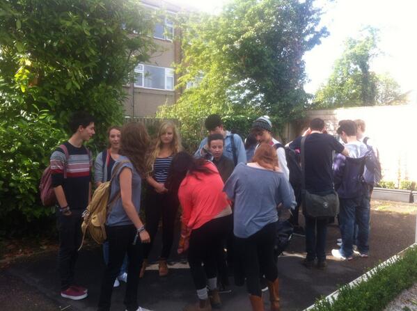 LJYNetzer's tweet image. Pumped and ready to go! #KayitzNetzer are heading into London to begin their journey... #ljysummer #everywherewego