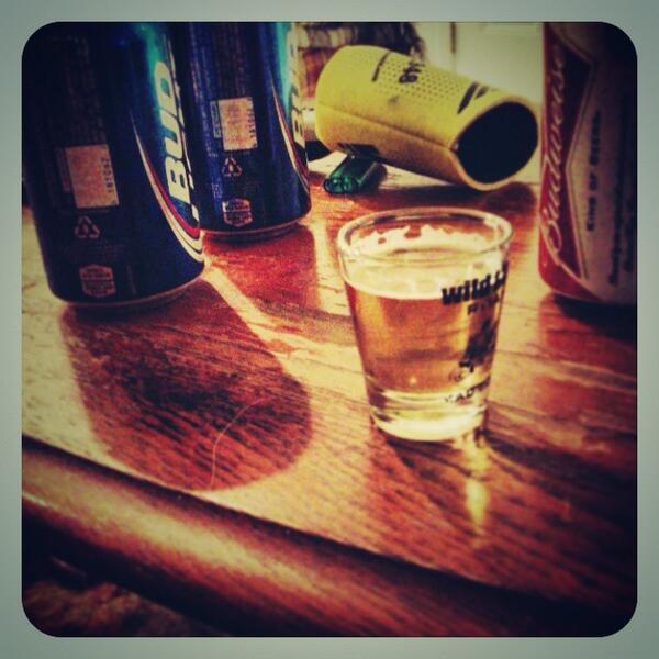 ShimoniMoni's tweet image. Just like college #90spowerhour