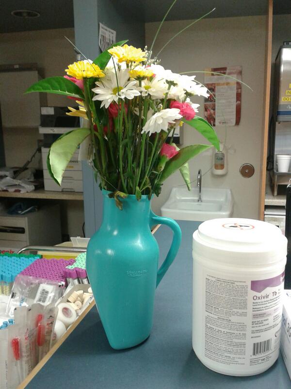 msladyright's tweet photo. ER decorating.  My job is never dull http://t.co/jfaXlrthz1