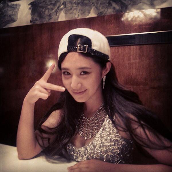 [OTHER][27-11-2013]SELCA MỚI NHẤT CỦA YURI   - Page 8 BR8Dd7CCIAAYQMd