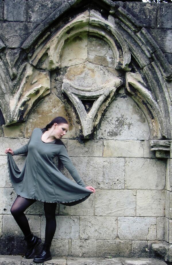 AlienskinDesign's tweet image. Treat yourself on this rainy Sunday afternoon to a Winter Woodland Dress :) alienskin.co.uk/winter-woodlan… #Clothes #faerie