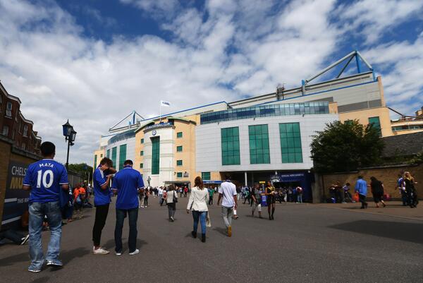#IFPic - Fans The Blues sudah mulai berdatangan ke stamford bridge.