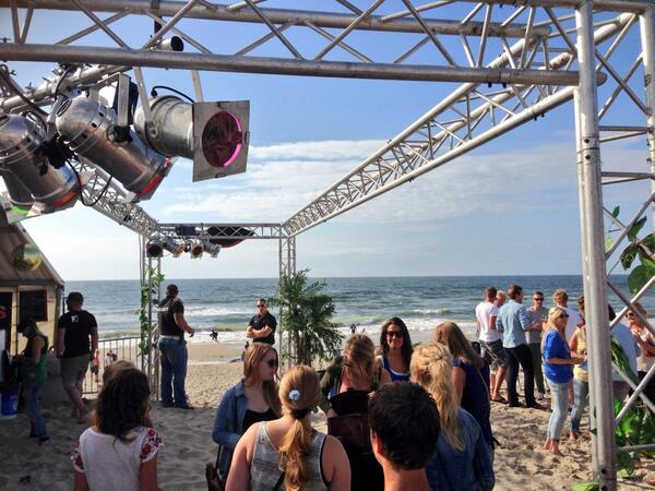 DriesWinter's tweet image. #projectsea .... ! #texel teenslippers van de vloer... Euh zand !