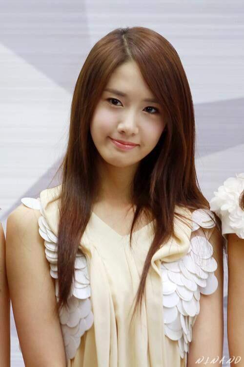 LadyYoonAh's tweet photo. hi this lonely deer is back ^^ http://t.co/8nos8yIs5j