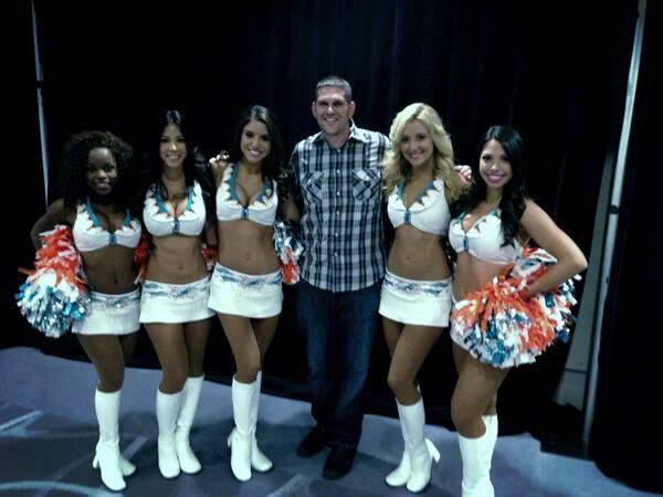 NastyNicksPicks's tweet photo. New Dolphins TE? Waiting for open tryouts.... http://t.co/KIxTO6IVCi