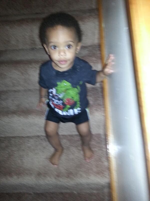 20bjacks10's tweet photo. Proud of the lil guy, he crawled up and down the steps. He held on so TIGHT to the wall lol http://t.co/MDFNwFZkPM