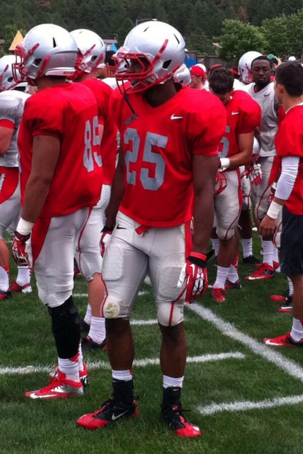 RobTalksLobos's tweet image. Xclnt catch in traffic by this WR @Cclayton25 7on7 goal-to-go. #fullpads #takeahit @UNMLOBOS @NewMexicoFB #GoLobos