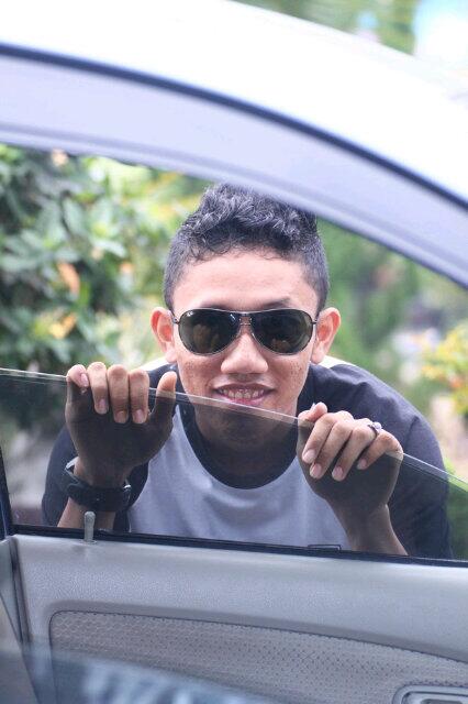 bukan_ajudan's tweet photo. Min ni foto SATRIA YOLANDA twit @satria_yolanda. Drc aceh twit @DheractionsATAM  @DHERACTIONS #dilema http://t.co/E8hNIyjbjR