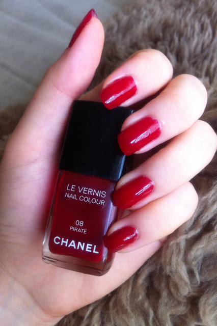 GeekToChicBlog's tweet photo. New Blog Post: Nail Polish Faves. Featuring Pirate &amp; Particulière by @CHANEL &amp; Bikini by @Dior http://t.co/o4IpxrMfip http://t.co/jLcsubCv7O