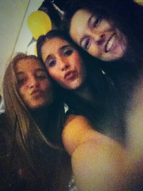 csacsacsa13's tweet photo. Y que nos hemos liadoooo @microcuentos @CristinaCalvo2 @ana_gallov http://t.co/Aqvi7vgBfY