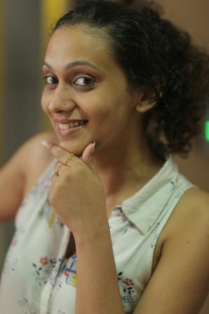 parvathi86's tweet photo. Happy High ;) http://t.co/8RzpDro6XN