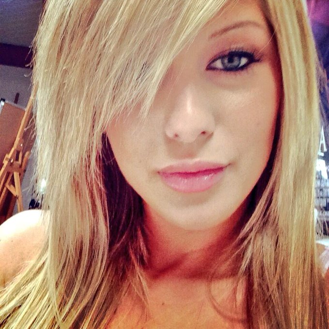 Sleepy time... Sweet dreams ? #love #moment #beautiful #dreamers #girl  #TBT http://t.co/BC8kFNki6b