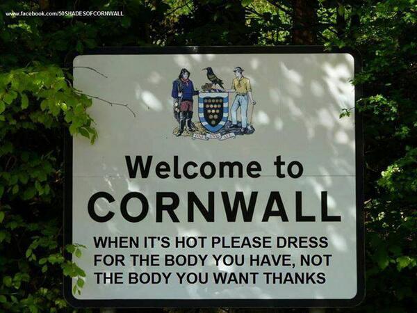 sternde's tweet photo. Die feine englische Art ist mitunter ganz schön herbe: Klare Worte in #Cornwall zum #Sommer Dresscode. (kk) http://t.co/pmagAciTSJ