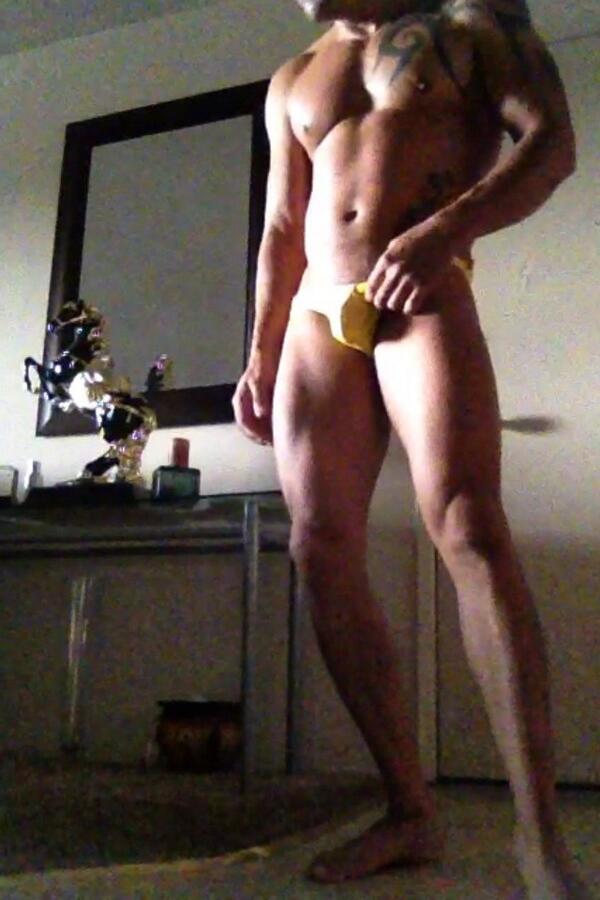 david_scocelli's tweet photo. “@bobbymex: QUE DELICIA RT » #underwear #undies #gay #teamgay #gaymuscle #bobbymex #verga #dick "@Vicentesalaza11 http://t.co/YsTGK0okaH"”