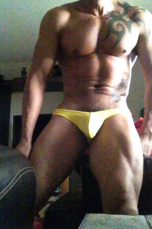 david_scocelli's tweet photo. “@bobbymex: THE BEST RT » #underwear #undies #gaymuscle #bobbymex #bulge #bulto #verga #dick "@Vicentesalaza11: http://t.co/85AITLxnCl"”