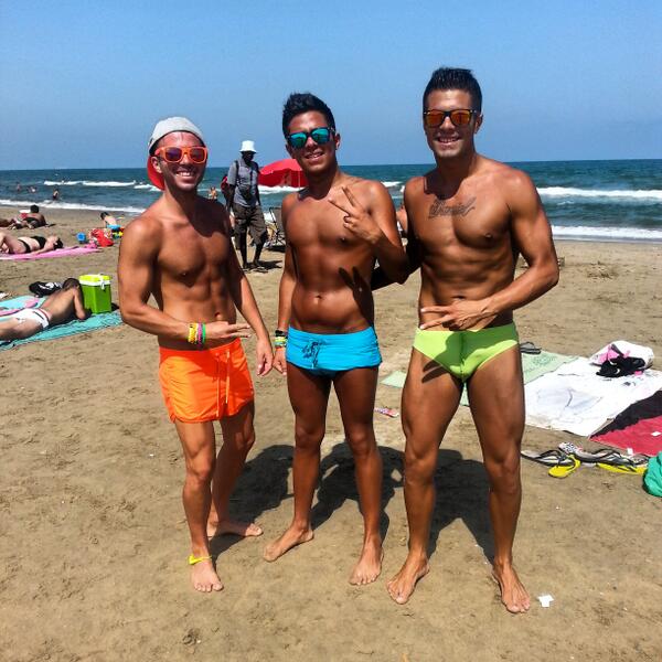 DanielTravieso0's tweet photo. Aprovechando el veranito! @RaulKelas @cristianbelm http://t.co/R55VF42EVq