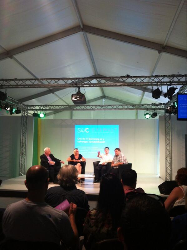 craigh57's tweet photo. #centrestaff is there a case for social media yn Cymraeg?? @eisteddfod 2013 http://t.co/K9e9lRYu6N